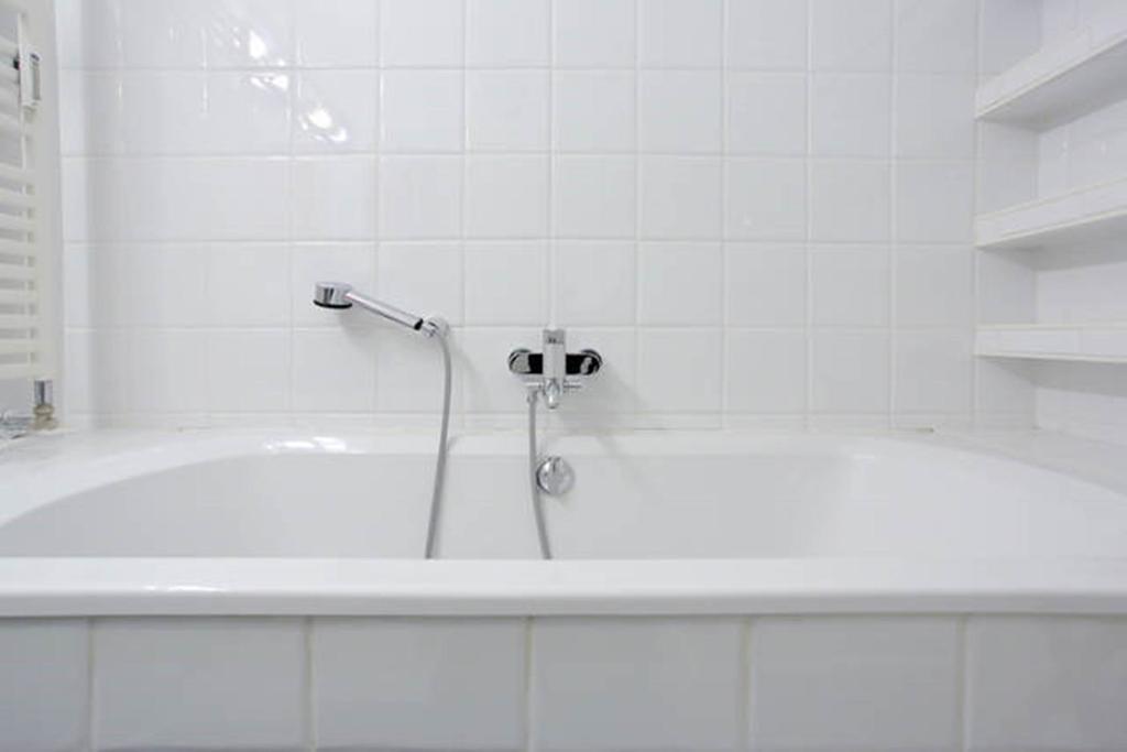 Apartment Mariahilf - 4Rooms4You Wenen Kamer foto