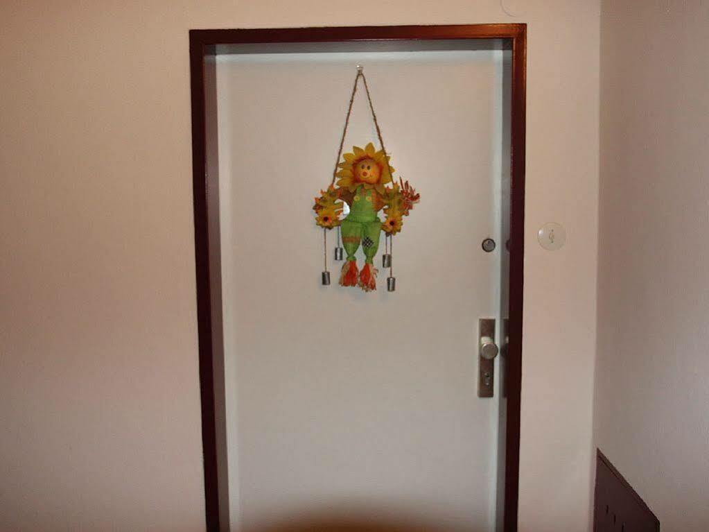 Apartment Mariahilf - 4Rooms4You Wenen Buitenkant foto